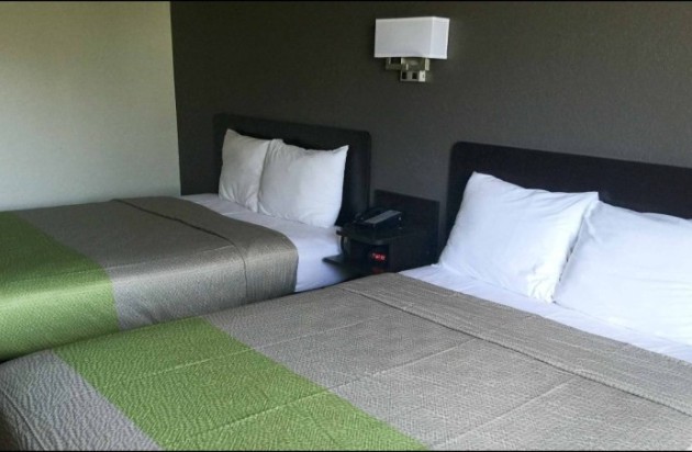 2 Queen Bed Suite With Kitchen